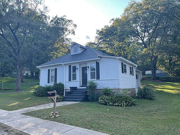 3rd image of 710 Holly Ave
