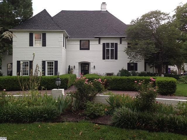 1st image of 129 W 19th Ave