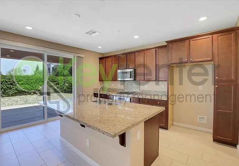 9673 Philta Way — Photo 5