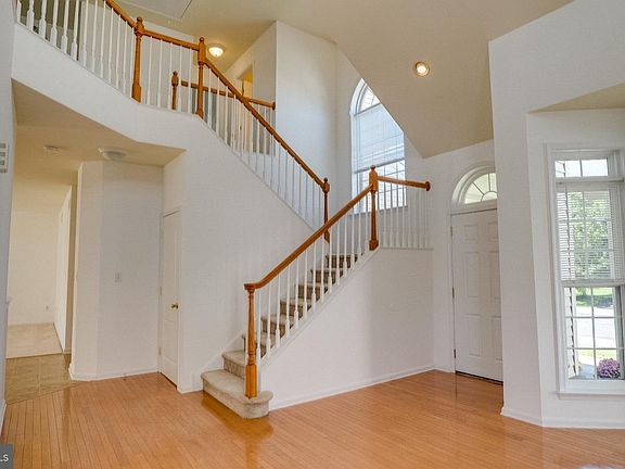 4th image of 219 Topaz Cir