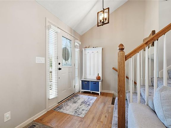 2nd image of 1009 Granada Dr