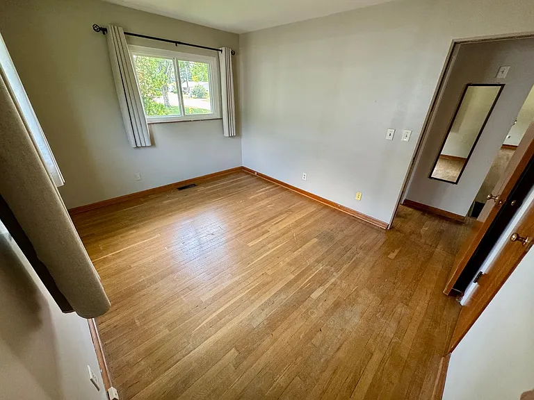 2562 Bristol Rd — Photo 35