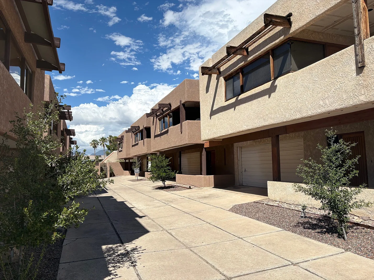 2 bed, 1116 sqft, $1,650 — Photo 3