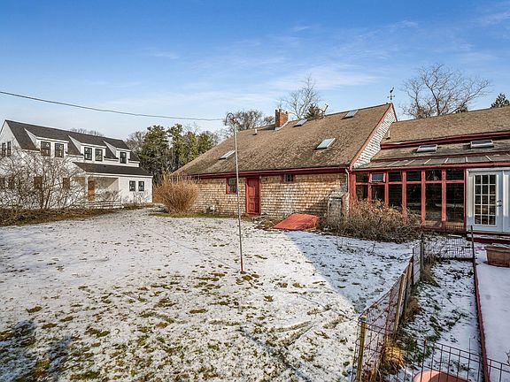 4th image of 32 Norton Orchard Rd