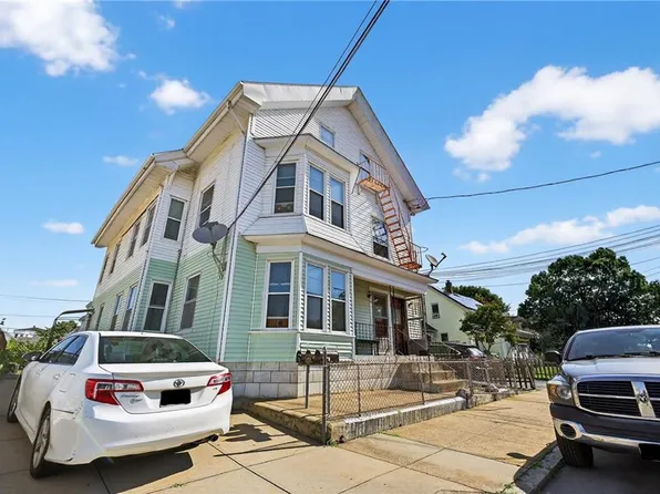 56 Gooding St, Pawtucket, RI 02860