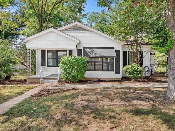 613 N Newsom St, Mineola, TX 75773