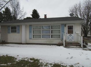 112 E Claremont St, Lanark, IL 61046