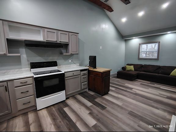 3rd image of 1128 Portage Ave #2A