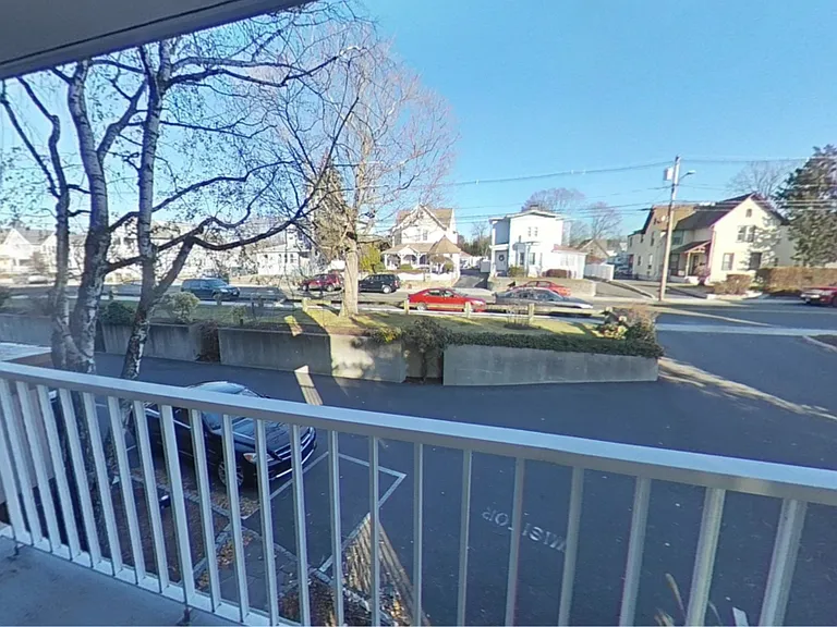 26 Cove Ave #2D — Photo 12