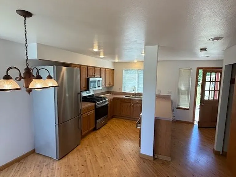 581 McElroy Rd — Photo 5