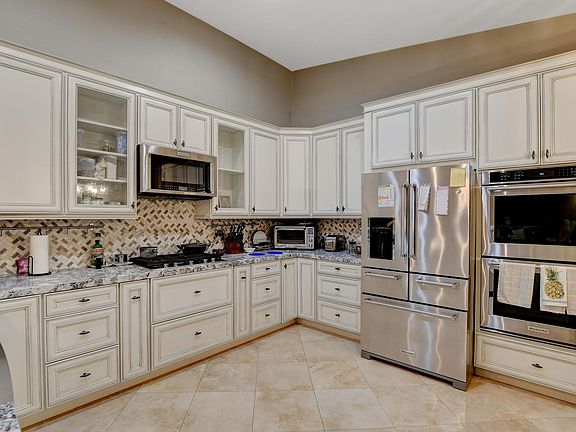 2nd image of 4056 Bottiglia Ave
