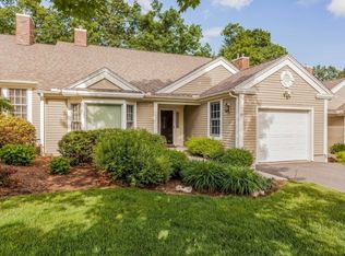 59 Tabor Xing, Longmeadow, MA 01106