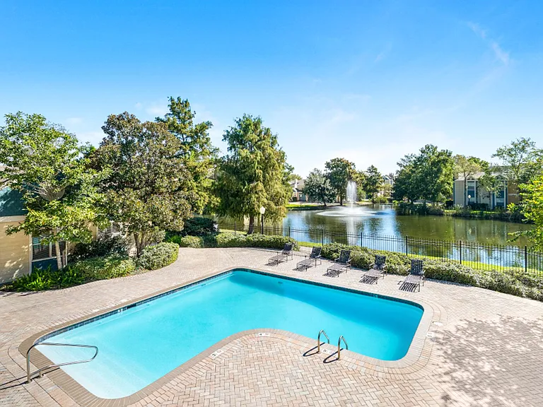 Lakes of Chateau Estates South — Photo 24