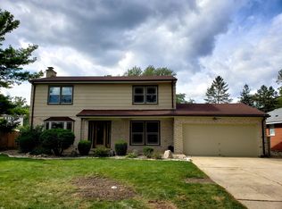 2 Merry Ct, Countryside, IL 60525