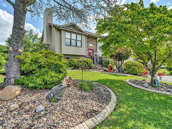 3rd image of 1797 Melissa Cir