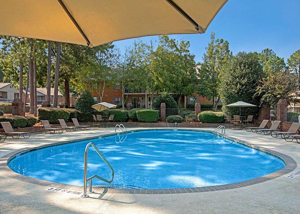 Resort-style Swimming Pool and Deck