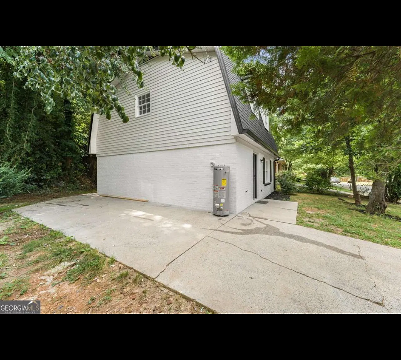 4 bed, 1296 sqft, $2,200 — Photo 4