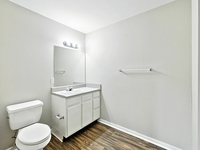 Bright bathroom finishes