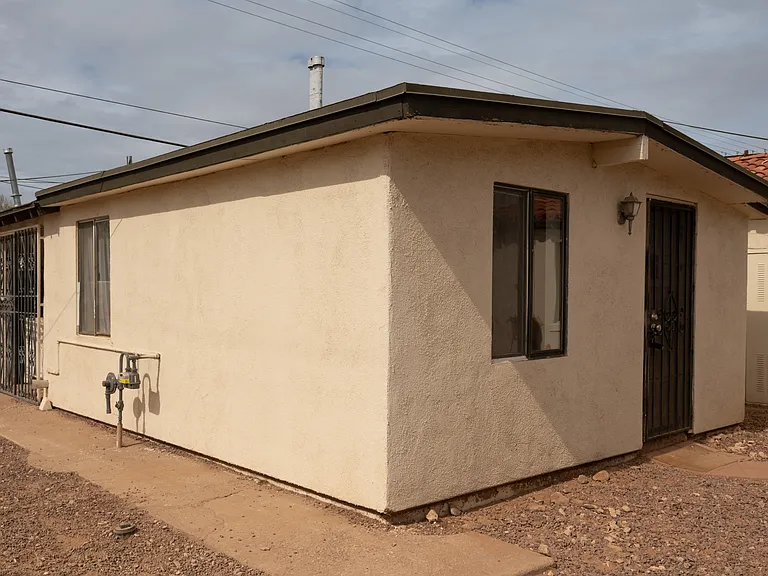 2506 E Seneca St — Photo 17