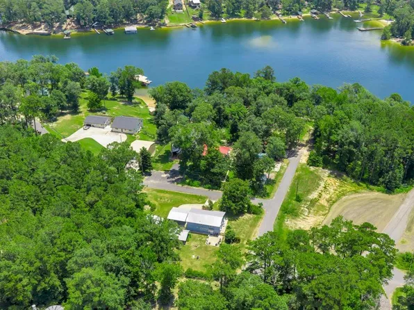188 Ridgecrest Dr, Burkeville, TX 75932