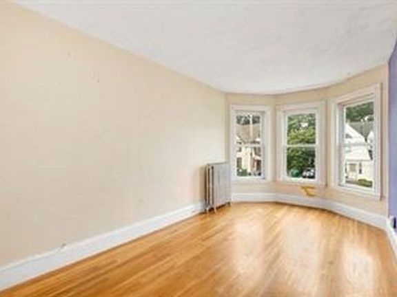 5th image of 80 Heath St