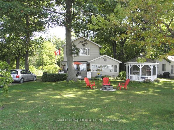 9714 Lake Rd, Lambton Shores, ON N0M 1T0