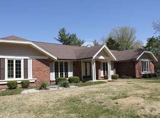 15267 Lochcrest Ct, Chesterfield, MO 63017