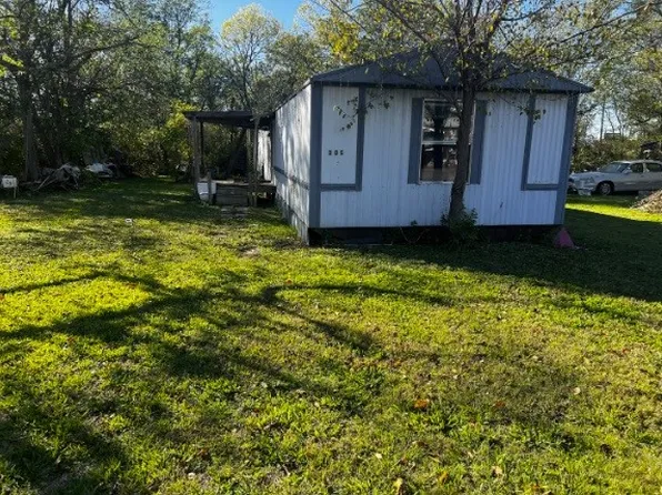 305 N Belknap St, Mexia, TX 76667