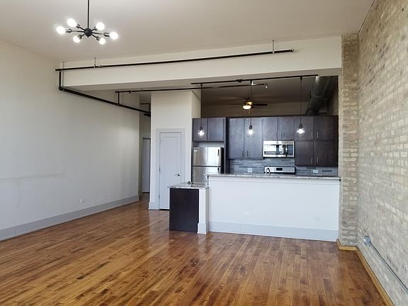 2nd image of 1430 W 21st St #207