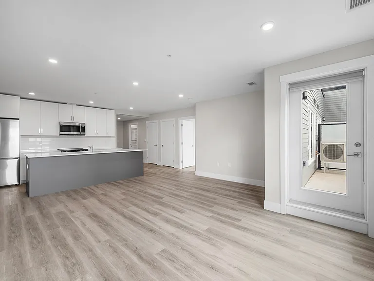29 Heckman Ave — Photo 1