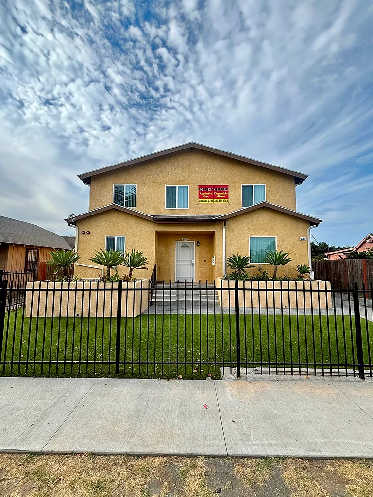 5 bed, 1923 sqft, $4,200 — Photo 1