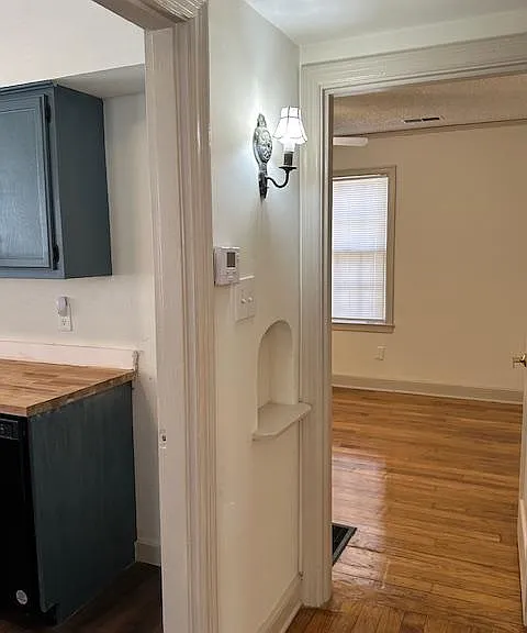 756 S Graham St — Photo 10