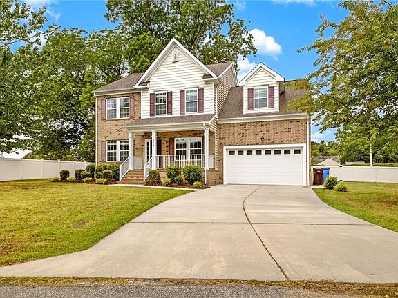 2nd image of 904 Eunice Way