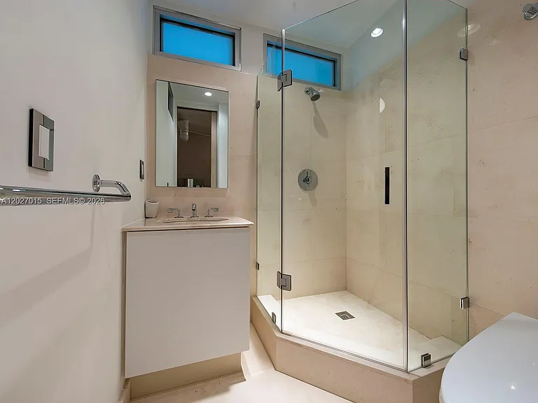 100 S Pointe Dr #3407 — Photo 22