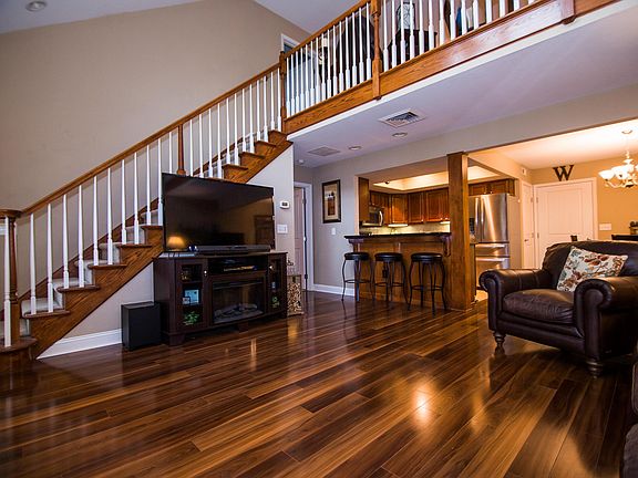 5th image of 13 Glen Mawr Cir