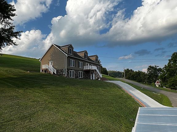 2nd image of 89 Hawks Nest Ln
