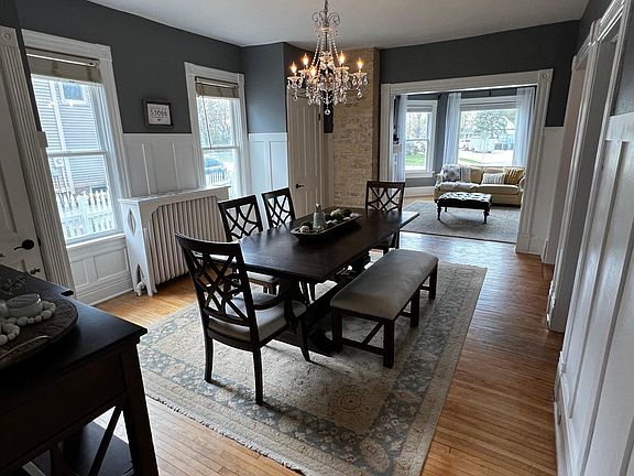 3rd image of 359 N Oakwood Ave