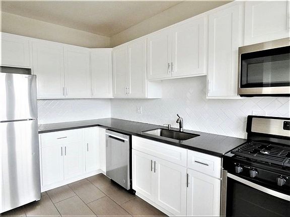 2nd image of 2323 E 7th St #0