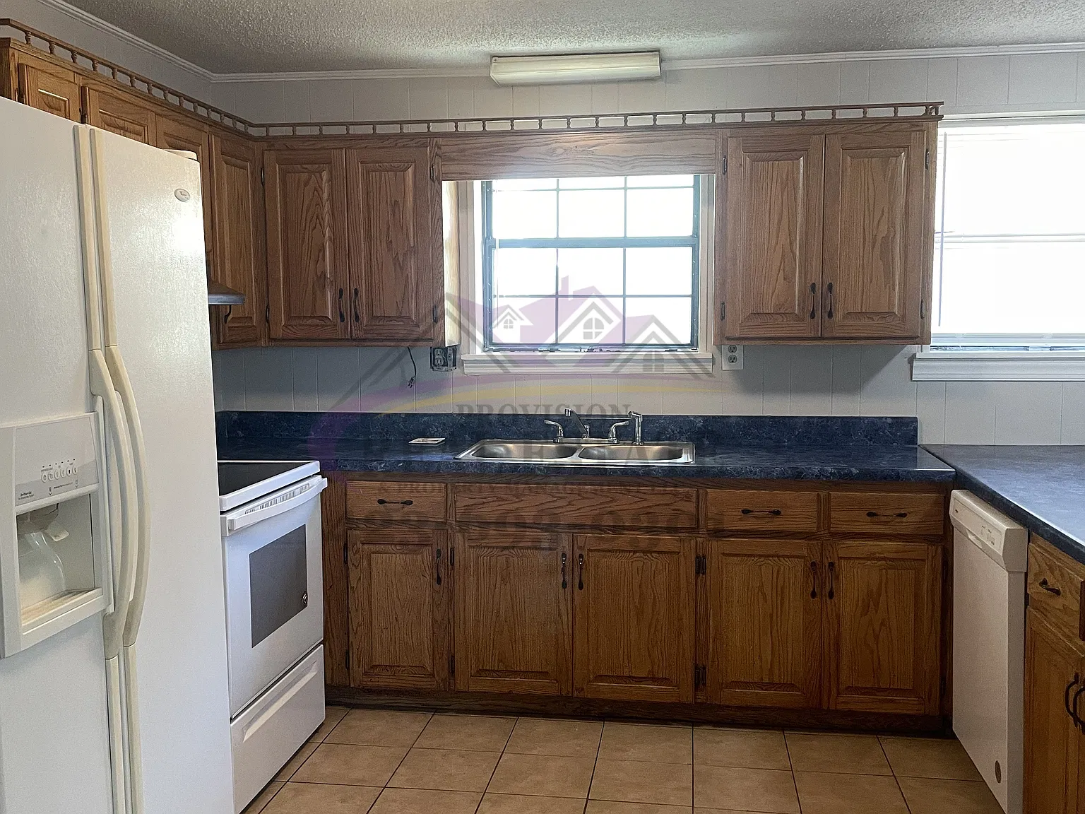 3BD/1BA House with Carport — Photo 4