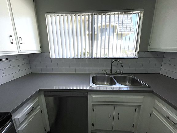 3rd image of 10973 Palms Blvd APT 1