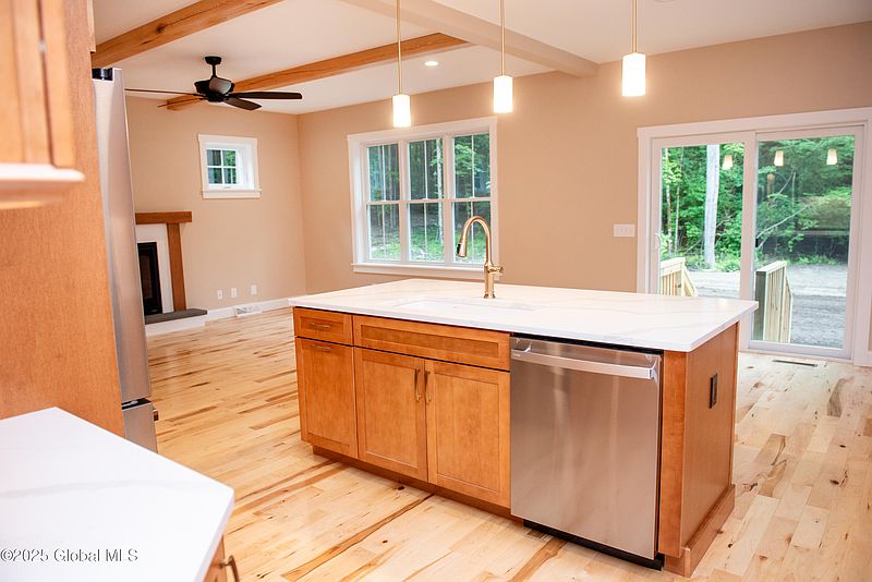 5th image of 398 Wilton Road