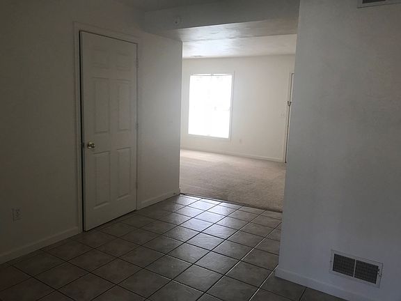 4th image of 1001 Walnut Ave #65