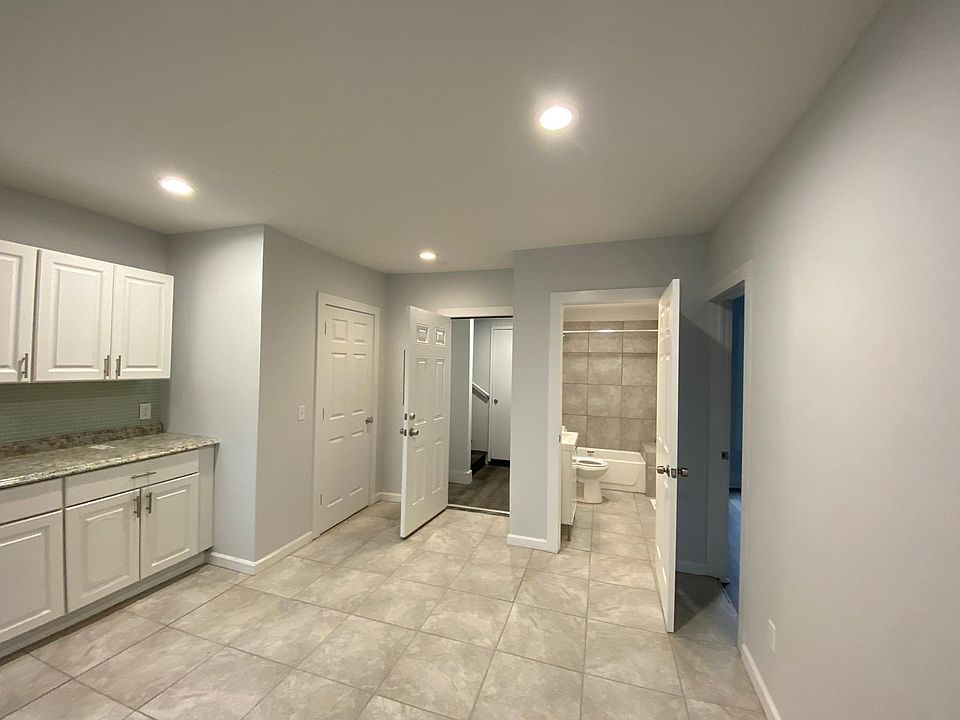 1st image of 8 Arthur St #1