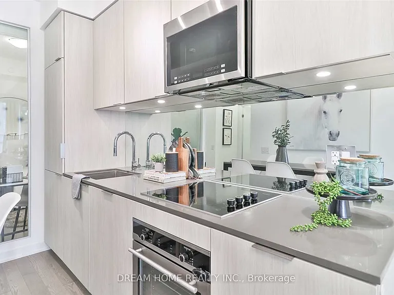 609 Avenue Rd #306 — Photo 10