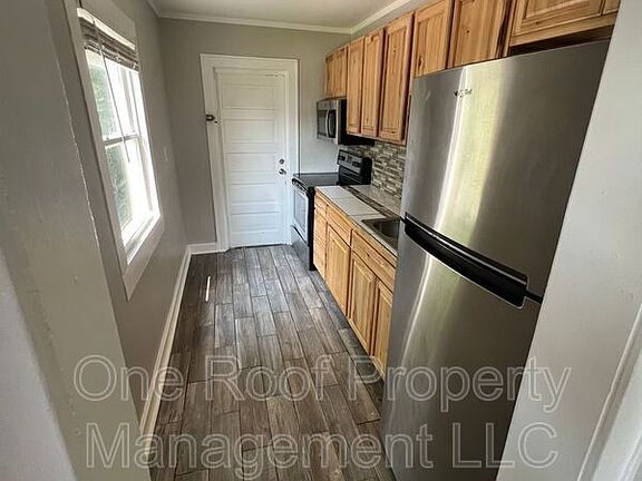 3rd image of 2450 Benton Blvd #B