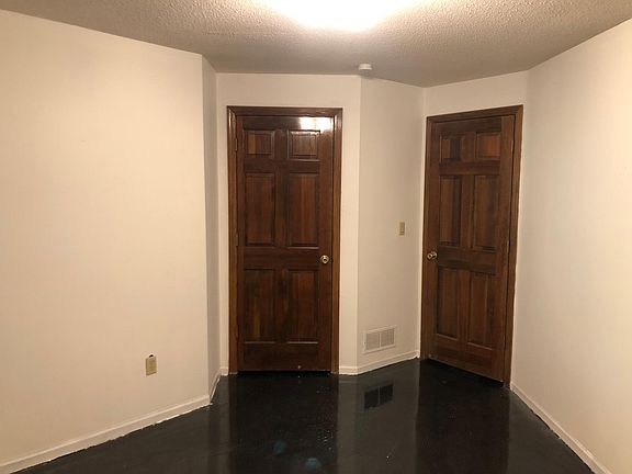 4th image of 2209 Wildwood Ct