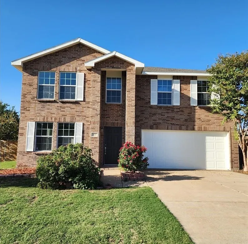 3 bed, 2.5 bath, 2420 sqft, $2,269 — Photo 1