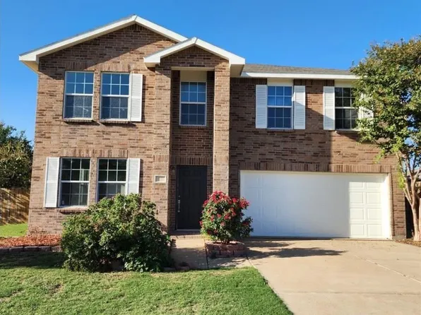 715 Daughters Dr, Burleson, TX 76028