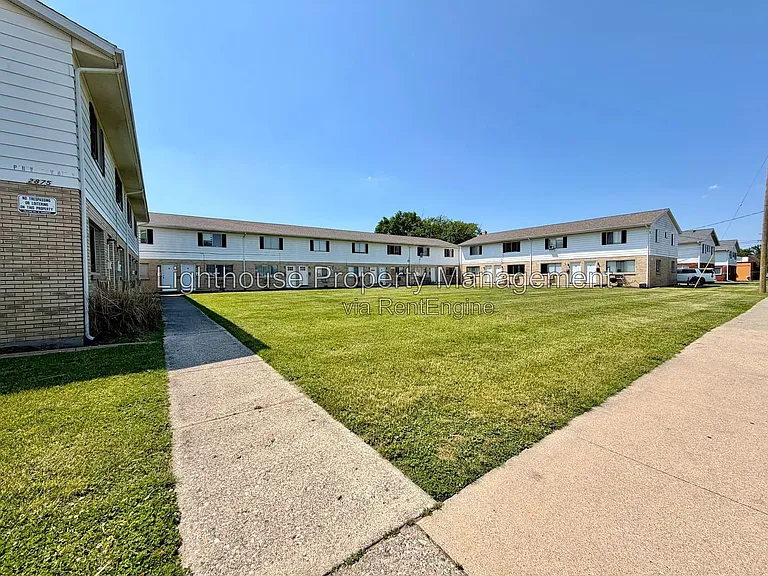2875 Taft Ave SW #15 — Photo 1