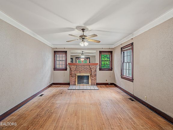 4th image of 3315 Bellevue St